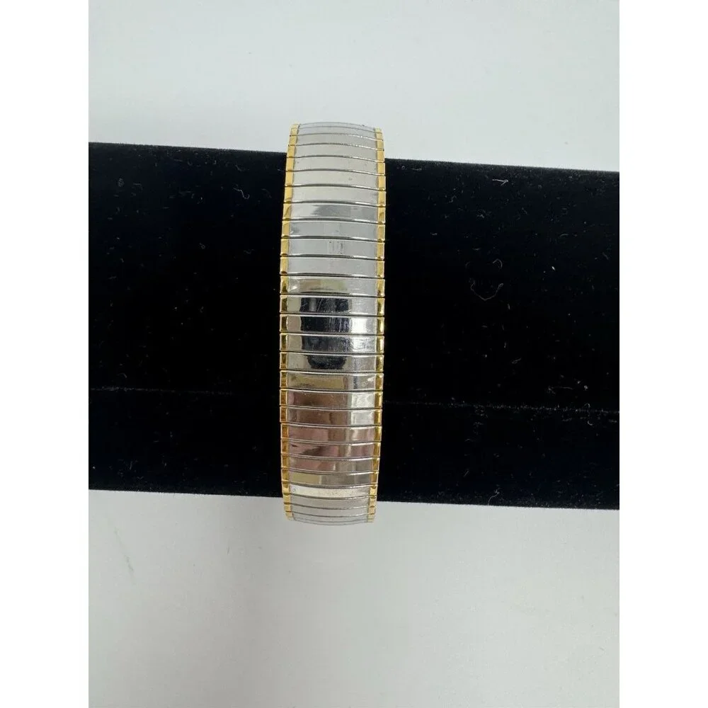Vintage Armitron WARNER BROTHERS Bugs Bunny Silver & Gold Stretch Band Watch - Picture 2 of 6